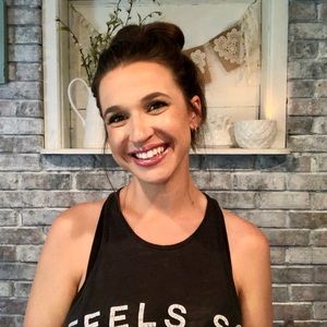 Meet your Posher, Elizabeth